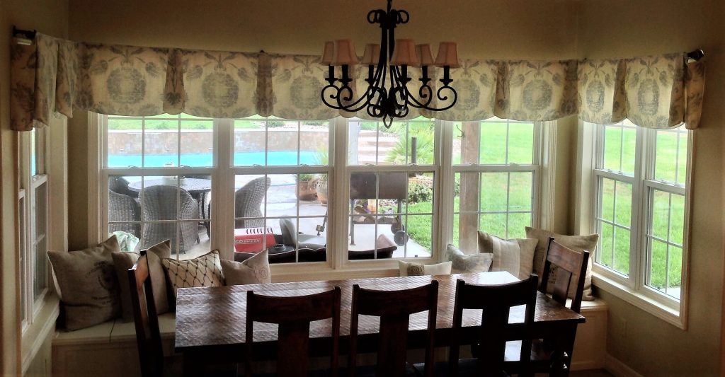 Custom PEYTON Hidden Rod Pocket valance installed in a breakfast nook.